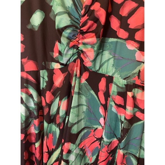 Torrid Romantic Womens Plus Size Dress 1 1X Vneck Floral Midi vneck butterfly - Picture 5 of 6